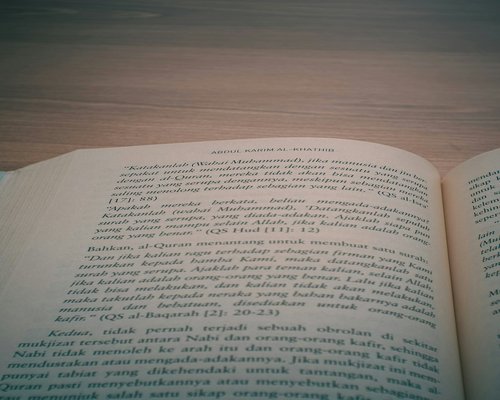 Membaca buku sebagai bentuk istirahat dan pemulihan